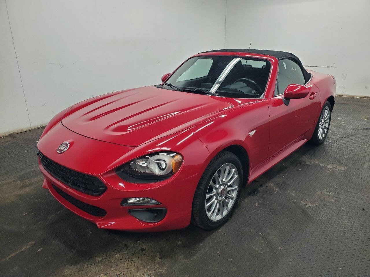 Used 2017 FIAT 124 Spider Classica