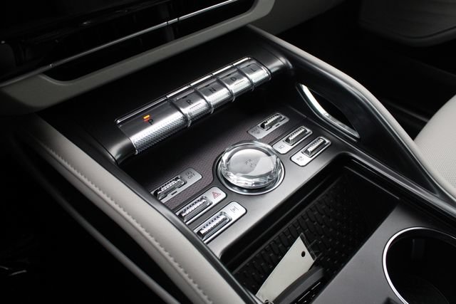 New 2026 Lincoln Nautilus Premier AWD/4WD image 17