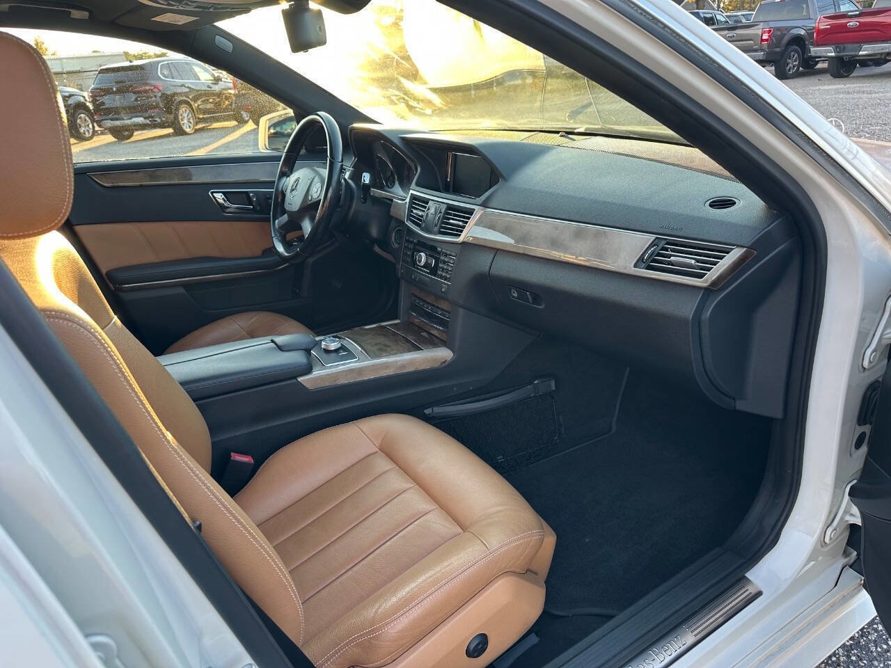 Used 2011 Mercedes-Benz E 350 4MATIC Sedan image 29