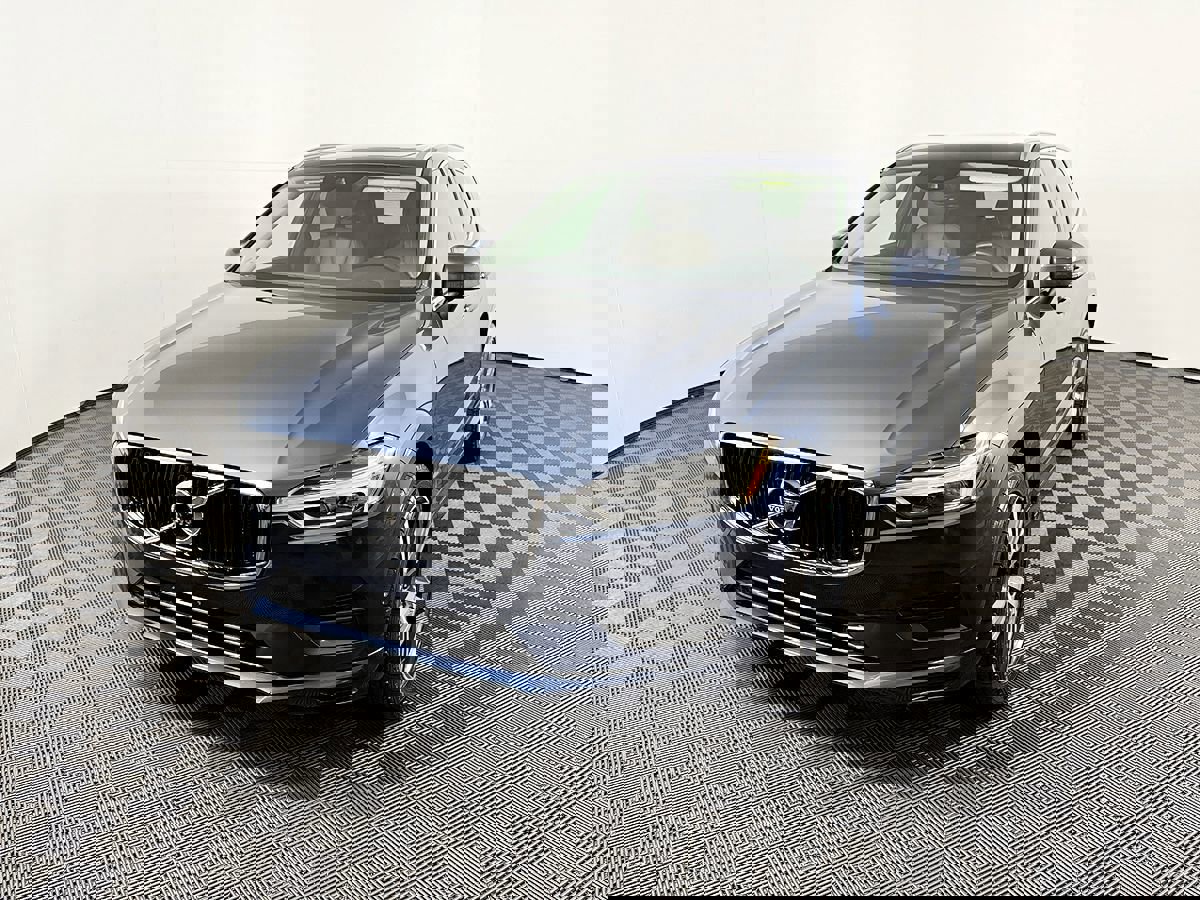 Used 2018 Volvo XC60 T5 Momentum w/ Convenience Package image 2