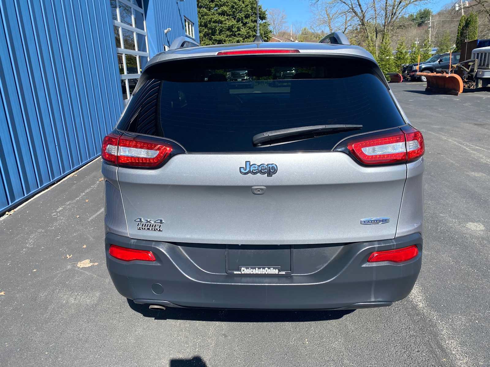 Used 2017 Jeep Cherokee Latitude w/ Comfort/Convenience Group AWD/4WD image 11