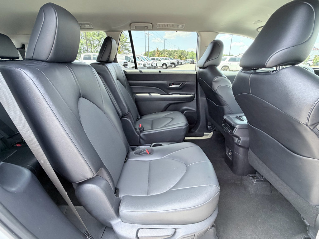 Used 2024 Toyota Grand Highlander AWD image 27
