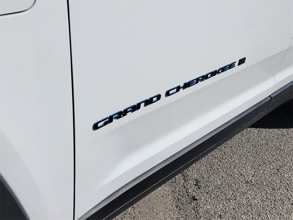 Used 2022 Jeep Grand Cherokee Trailhawk image 12