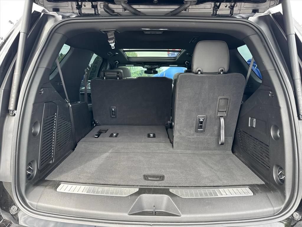 Used 2025 Chevrolet Tahoe RST w/ Sun And Tow Package RWD image 10