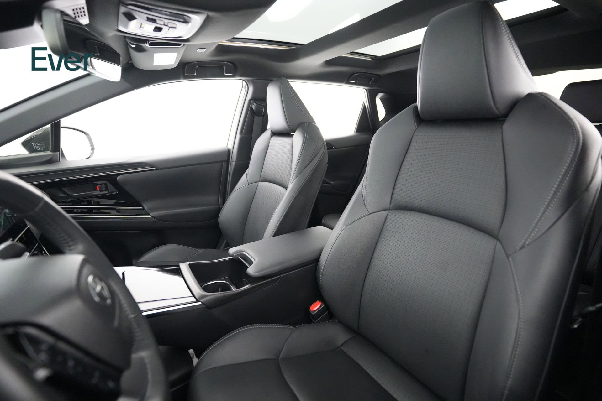 Used 2023 Toyota bZ4X Limited w/ Weather Package image 4