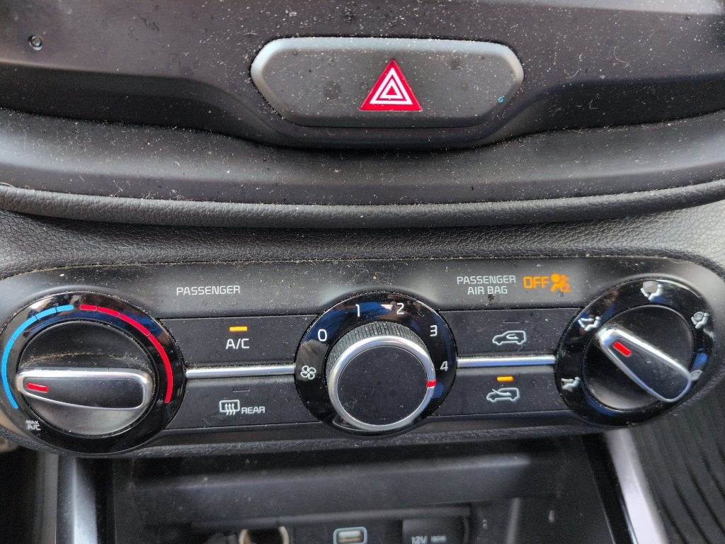 Used 2021 Kia Soul LX FWD image 13