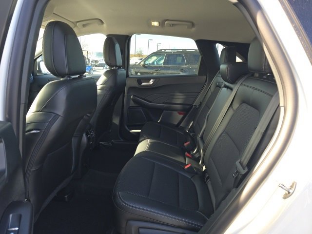 New 2026 Ford Escape SE w/ Class II Trailer Tow Package image 15