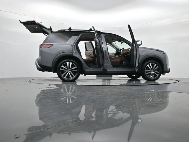 Used 2025 Nissan Pathfinder Platinum FWD image 56