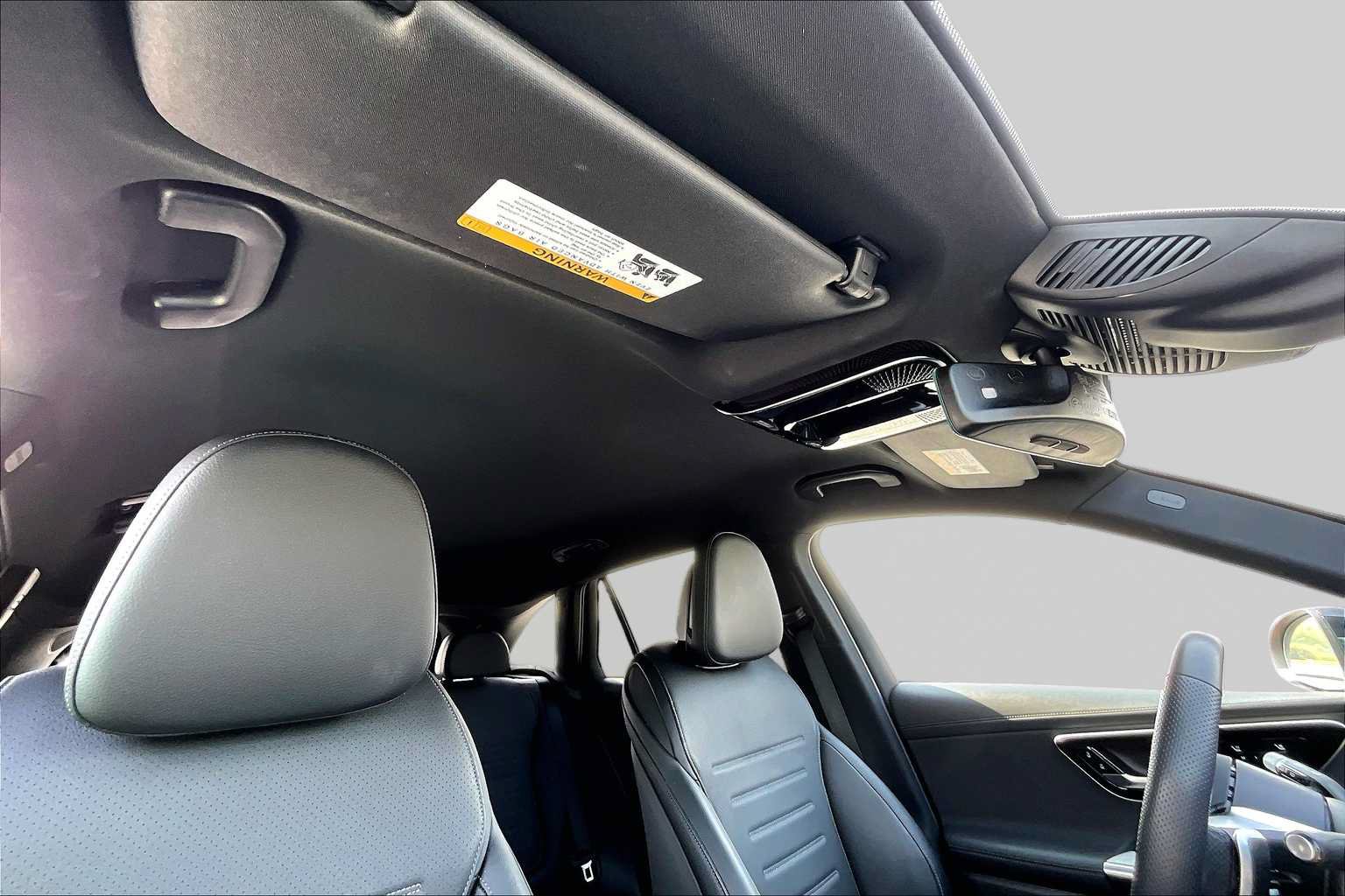 Used 2025 Mercedes-Benz GLC 300 image 14
