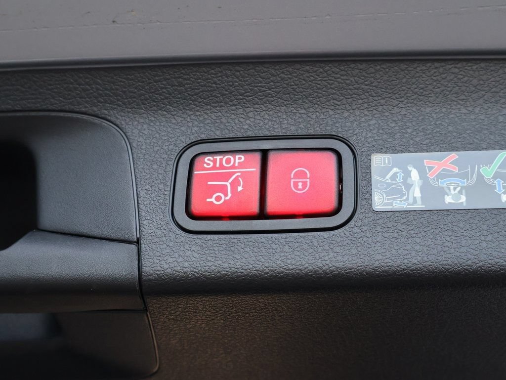 New 2025 Mercedes-Benz GLS 450 4MATIC image 18