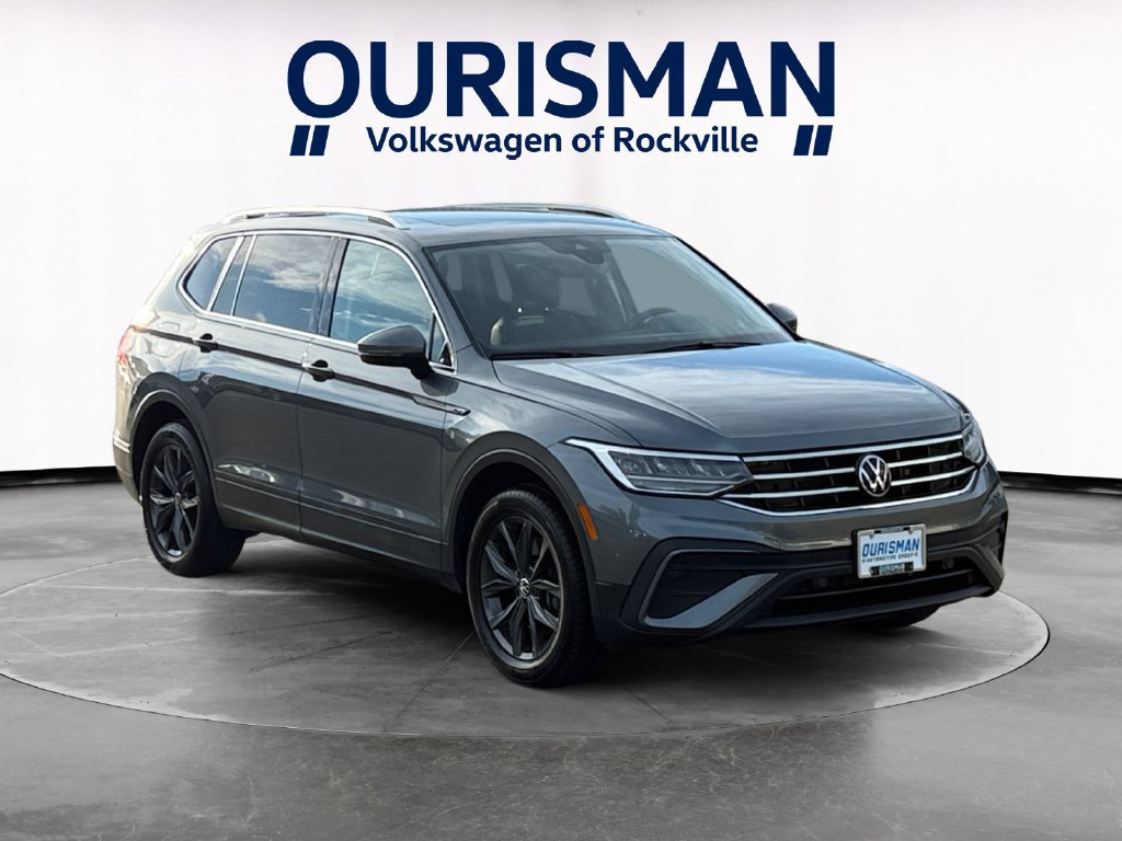 Used 2023 Volkswagen Tiguan SE w/ Panoramic Sunroof Package