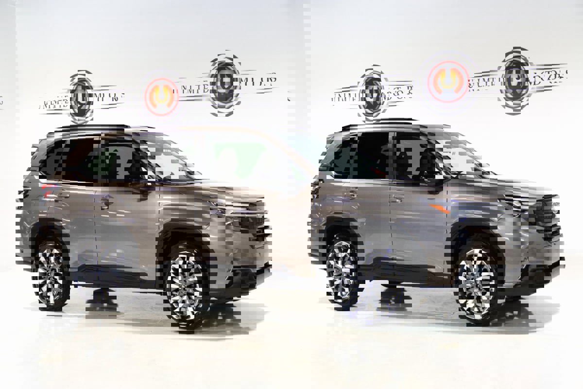 Used 2025 Subaru Forester Touring image 6