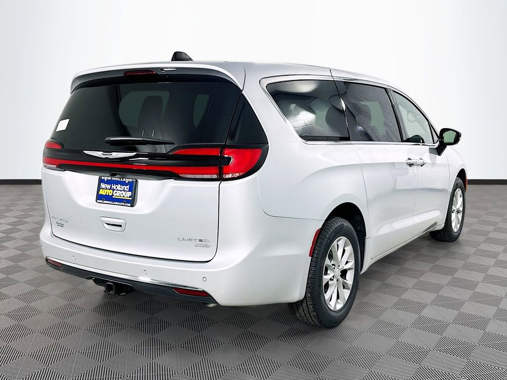 New 2026 Chrysler Pacifica Limited AWD/4WD image 4