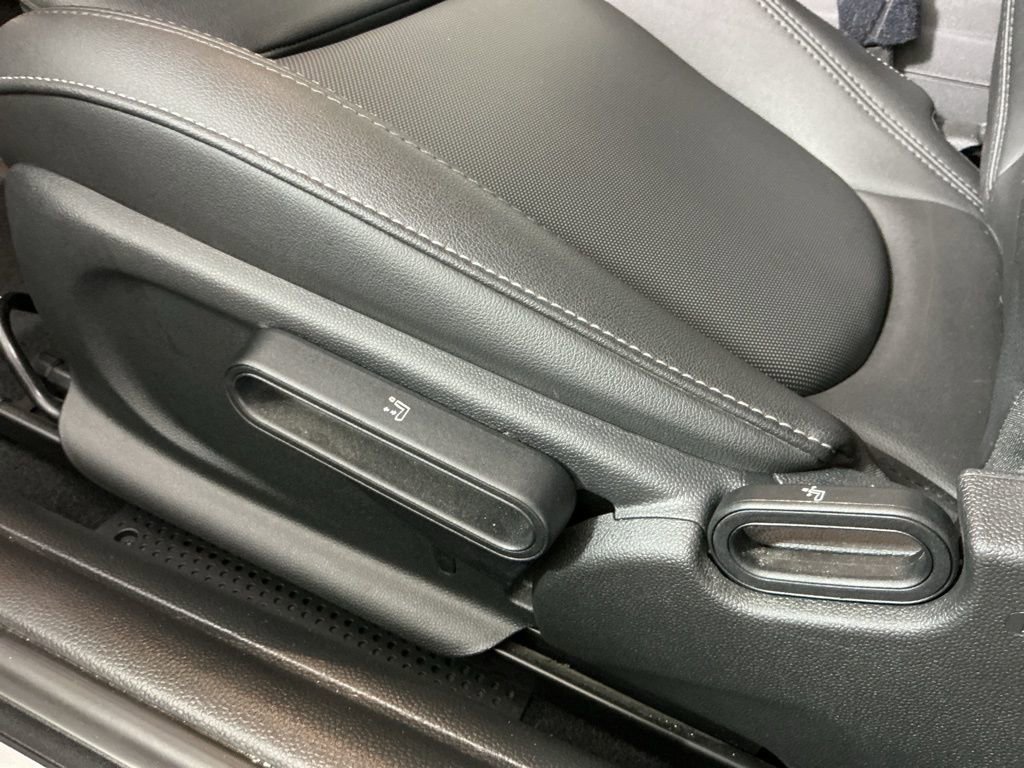 Certified 2024 MINI Cooper SE image 21