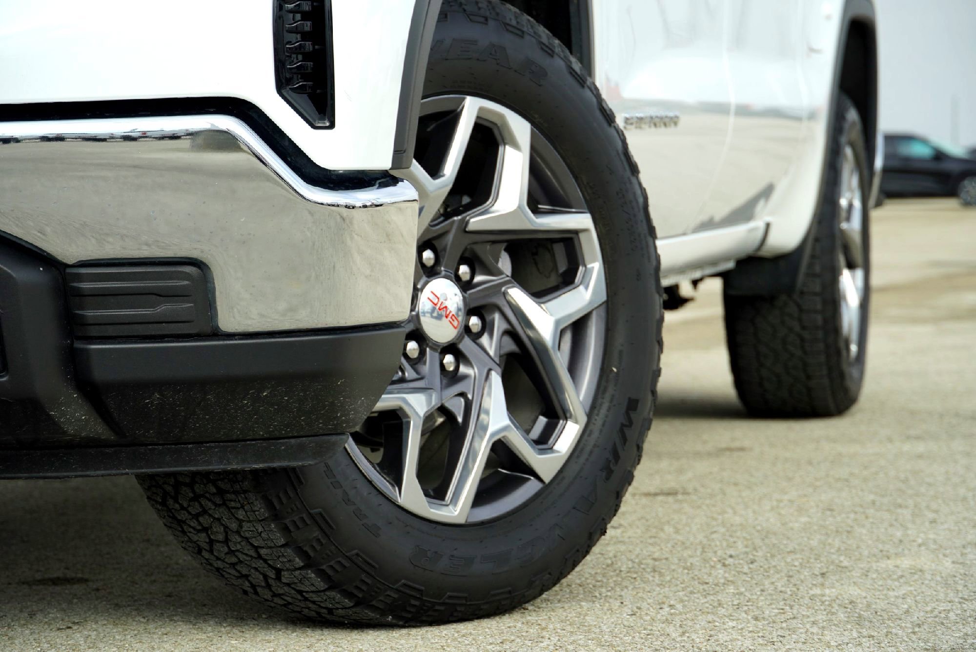 Used 2024 GMC Sierra 1500 SLE image 3