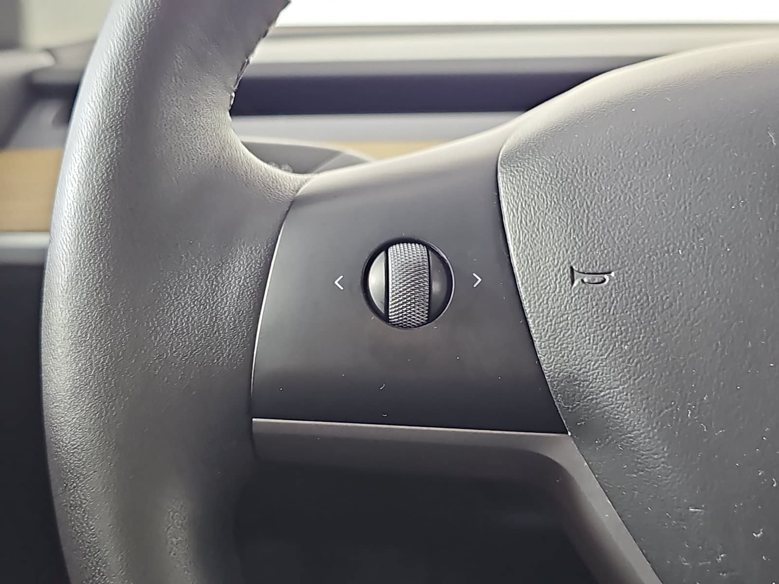 Used 2022 Tesla Model Y Long Range AWD/4WD image 17