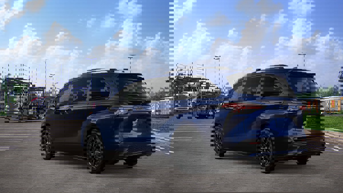 New 2026 Toyota Sienna XSE image 6