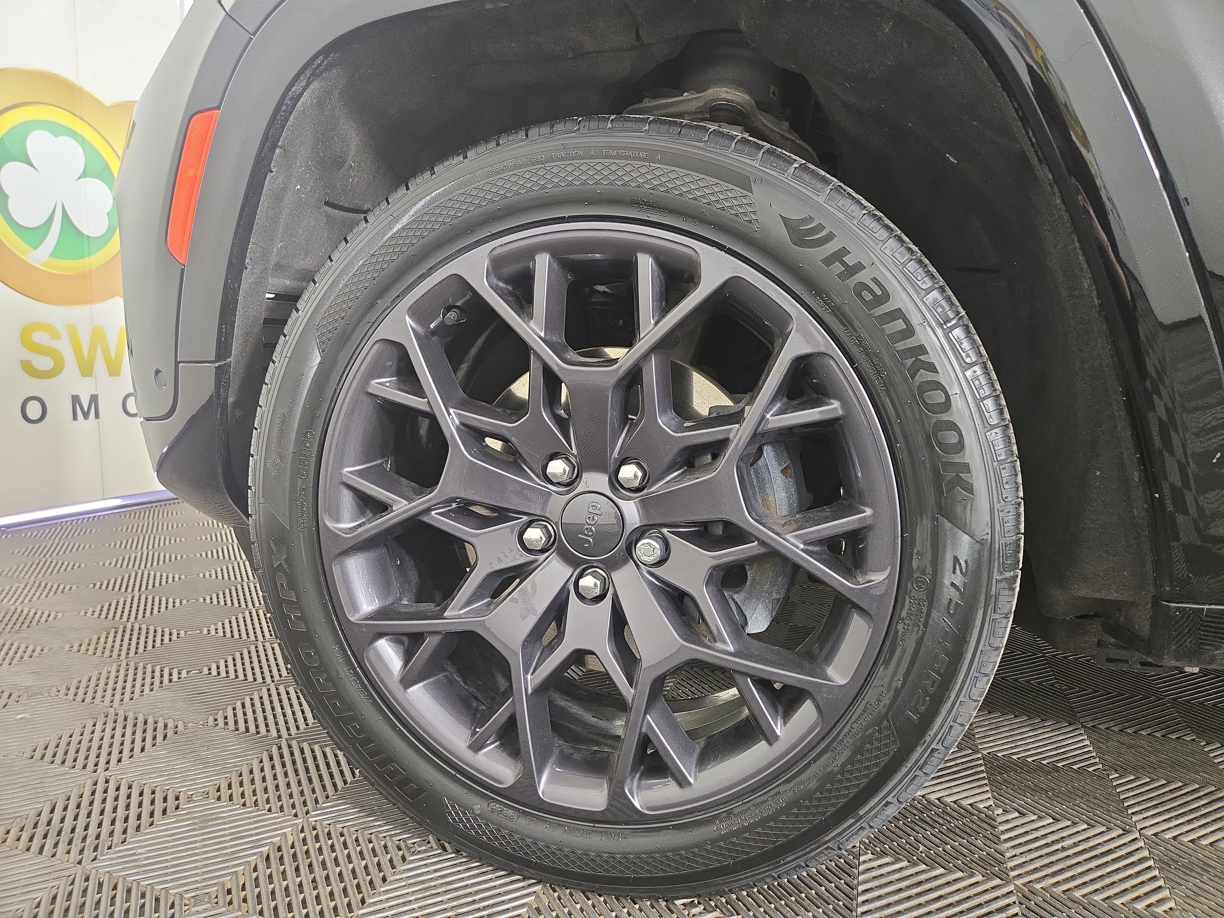 Used 2024 Jeep Grand Cherokee Summit AWD/4WD image 37