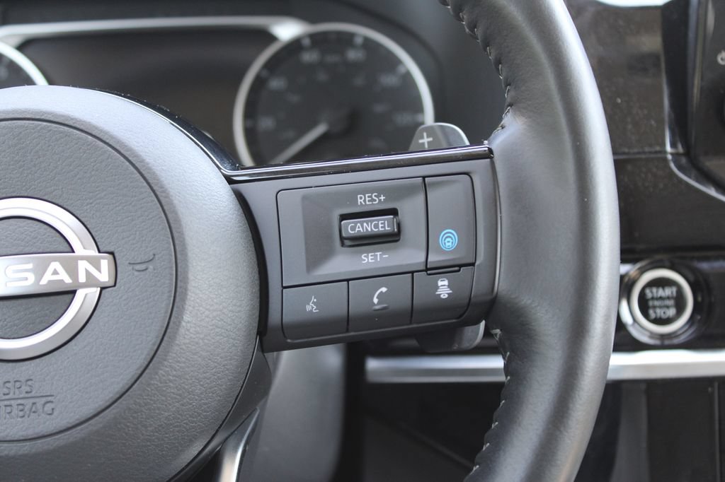 Used 2022 Nissan Pathfinder SL AWD/4WD image 17