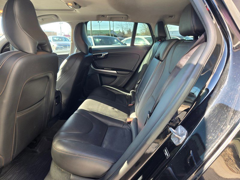Used 2017 Volvo V60 T5 Cross Country w/ Convenience Package image 10