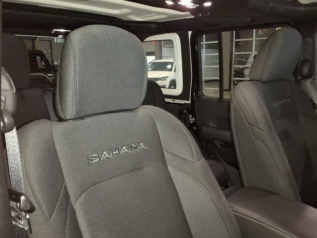 Used 2022 Jeep Wrangler Unlimited Sahara w/ Dual Top Group AWD/4WD image 23