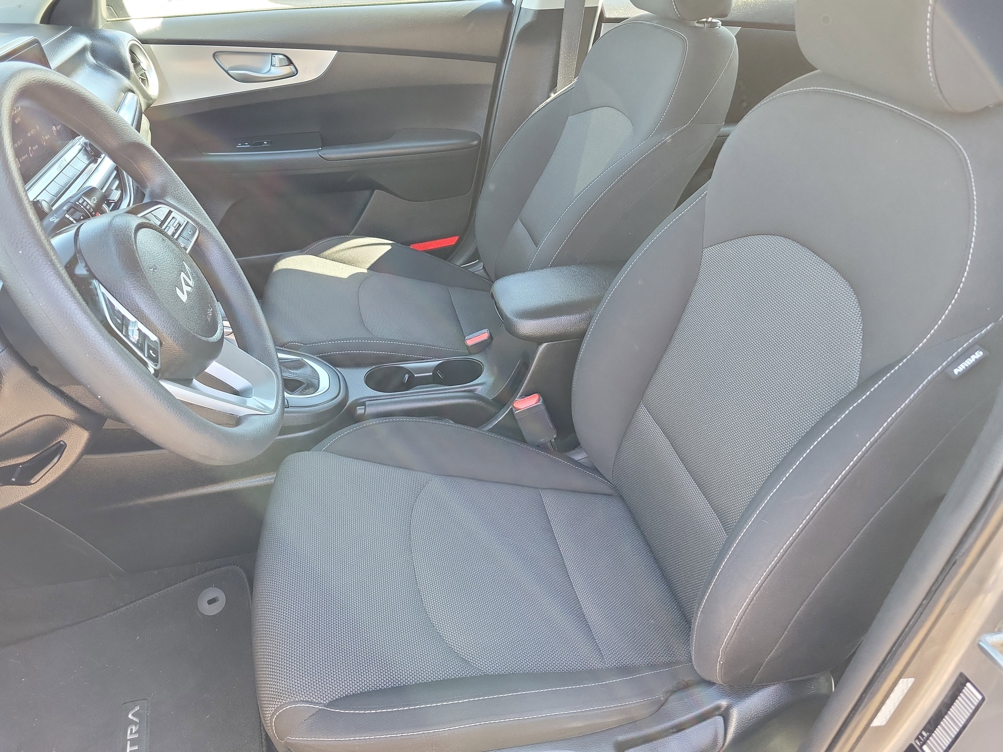 Used 2023 Kia Forte LXS FWD image 4