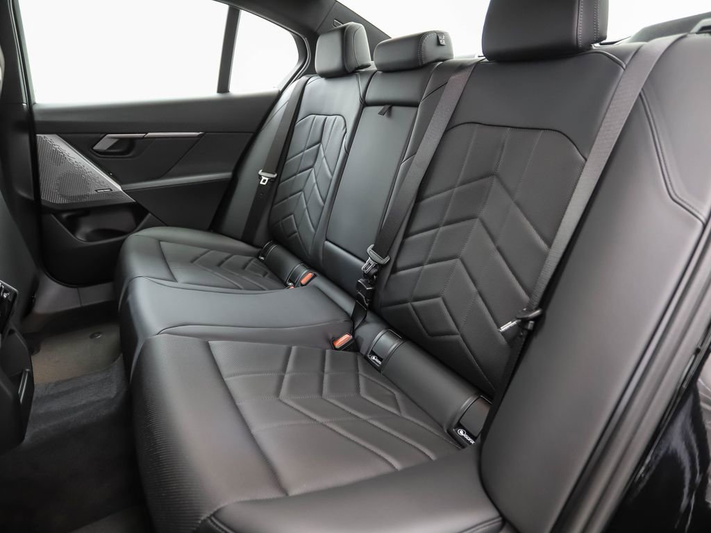 Used 2025 BMW i5 xDrive40 w/ Premium Package image 22