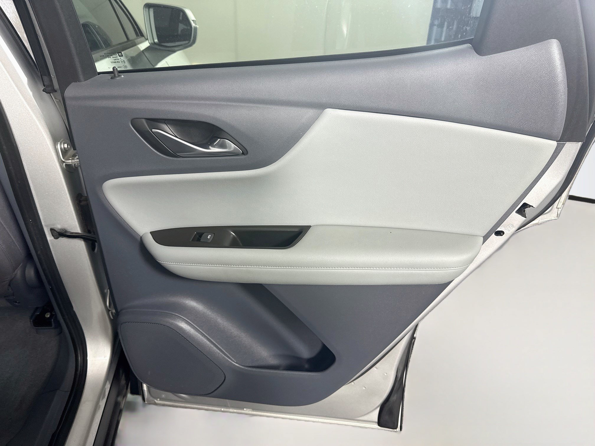 Used 2019 Chevrolet Blazer LT FWD image 28