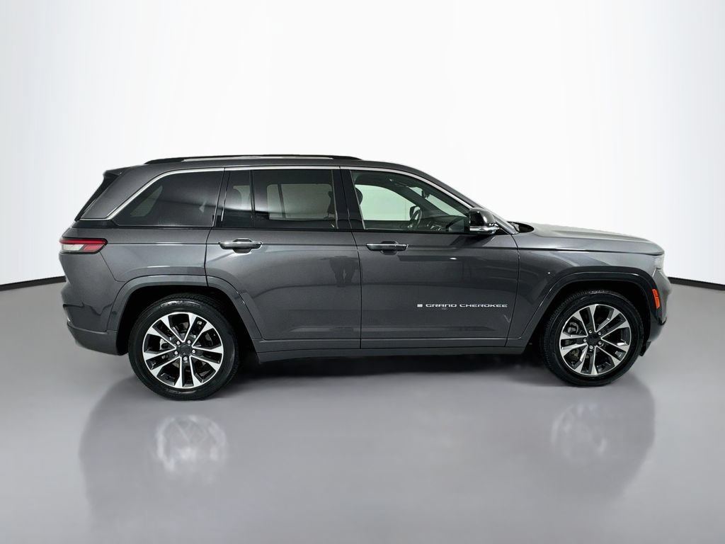 Used 2023 Jeep Grand Cherokee Overland w/ Advanced Protech Group III AWD/4WD image 8