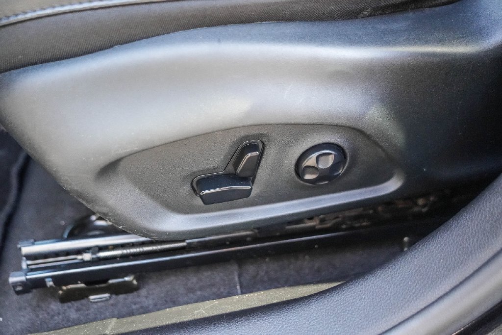 Used 2019 Jeep Compass Latitude FWD image 25