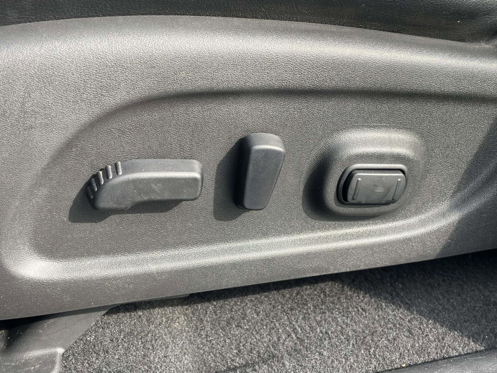 Used 2014 Nissan Pathfinder Platinum AWD/4WD image 19