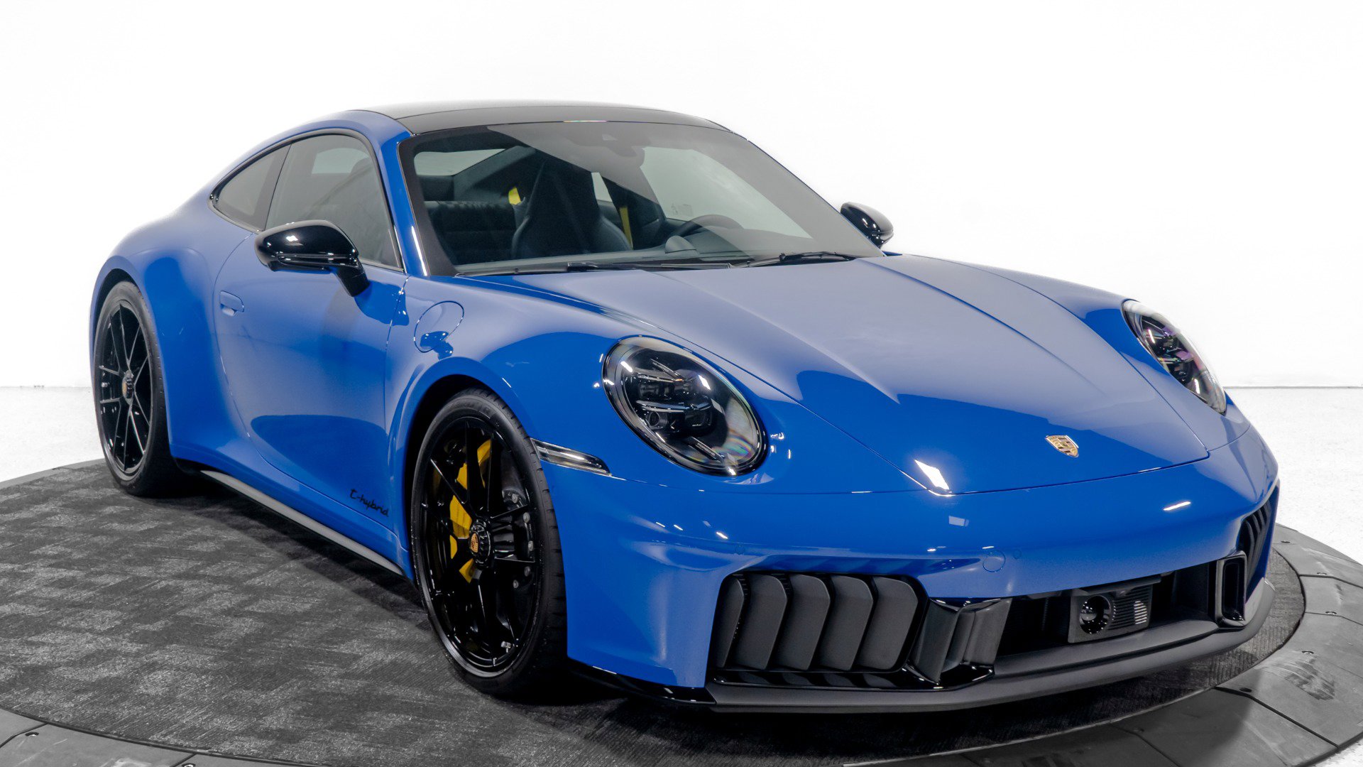 Used 2026 Porsche 911 Carrera GTS image 25