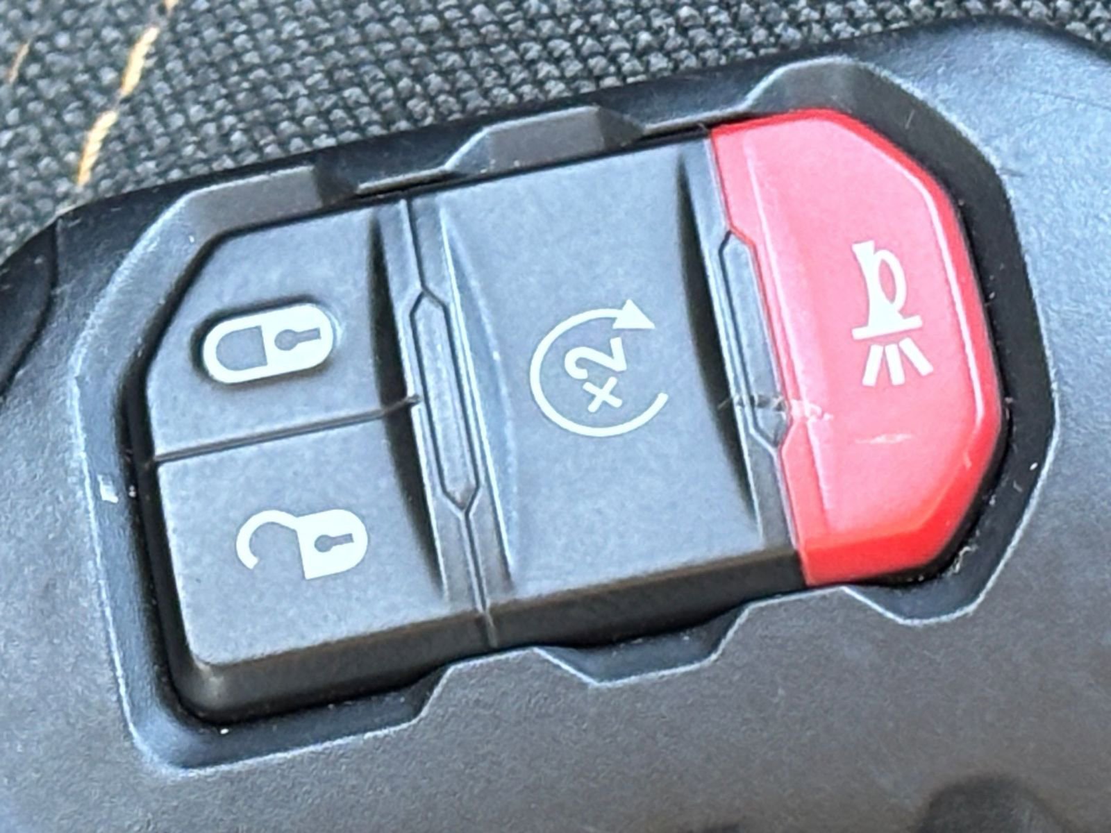 Used 2025 Jeep Wrangler Unlimited Sahara AWD/4WD image 25
