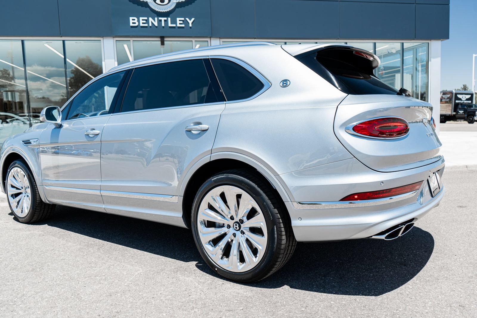 New 2026 Bentley Bentayga Extended Wheelbase AWD/4WD image 9