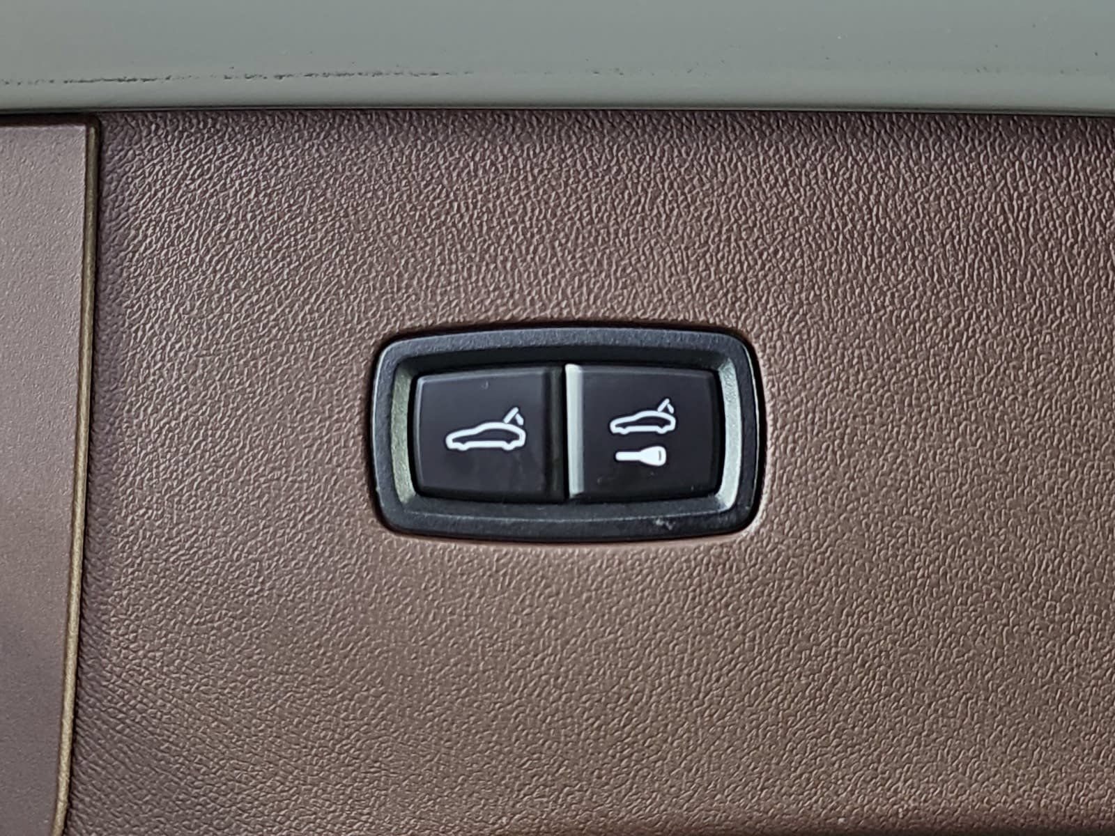 Used 2021 Porsche Cayenne GTS AWD/4WD image 13