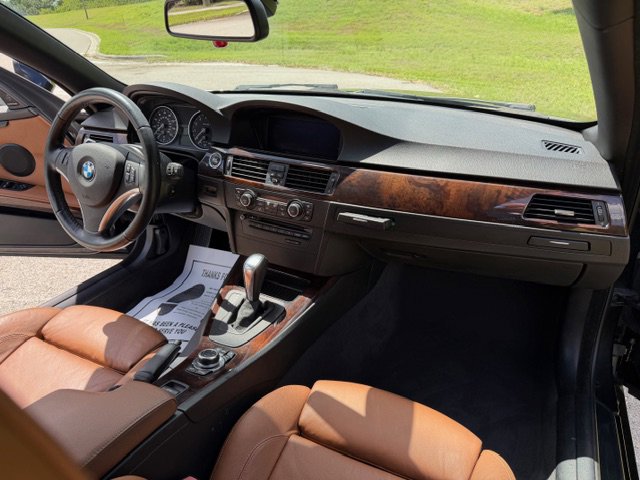 Used 2011 BMW 335i Convertible image 16