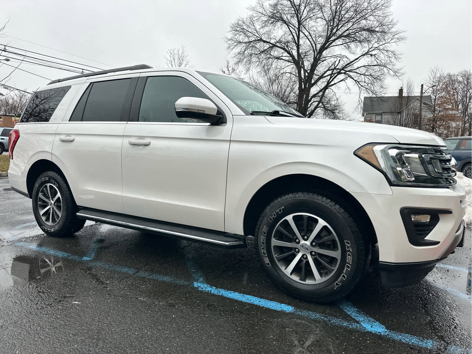 Used 2019 Ford Expedition XLT w/ Equipment Group 202A image 3