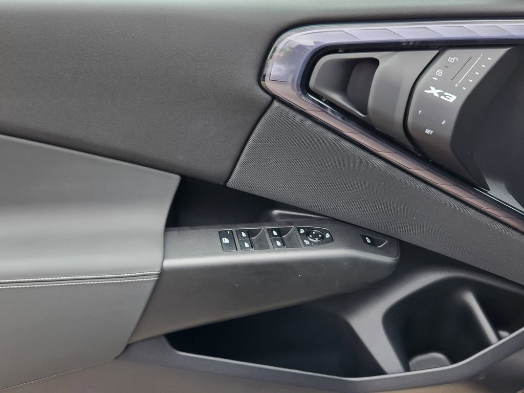 Certified 2025 BMW X3 xDrive30i w/ Premium Package image 23