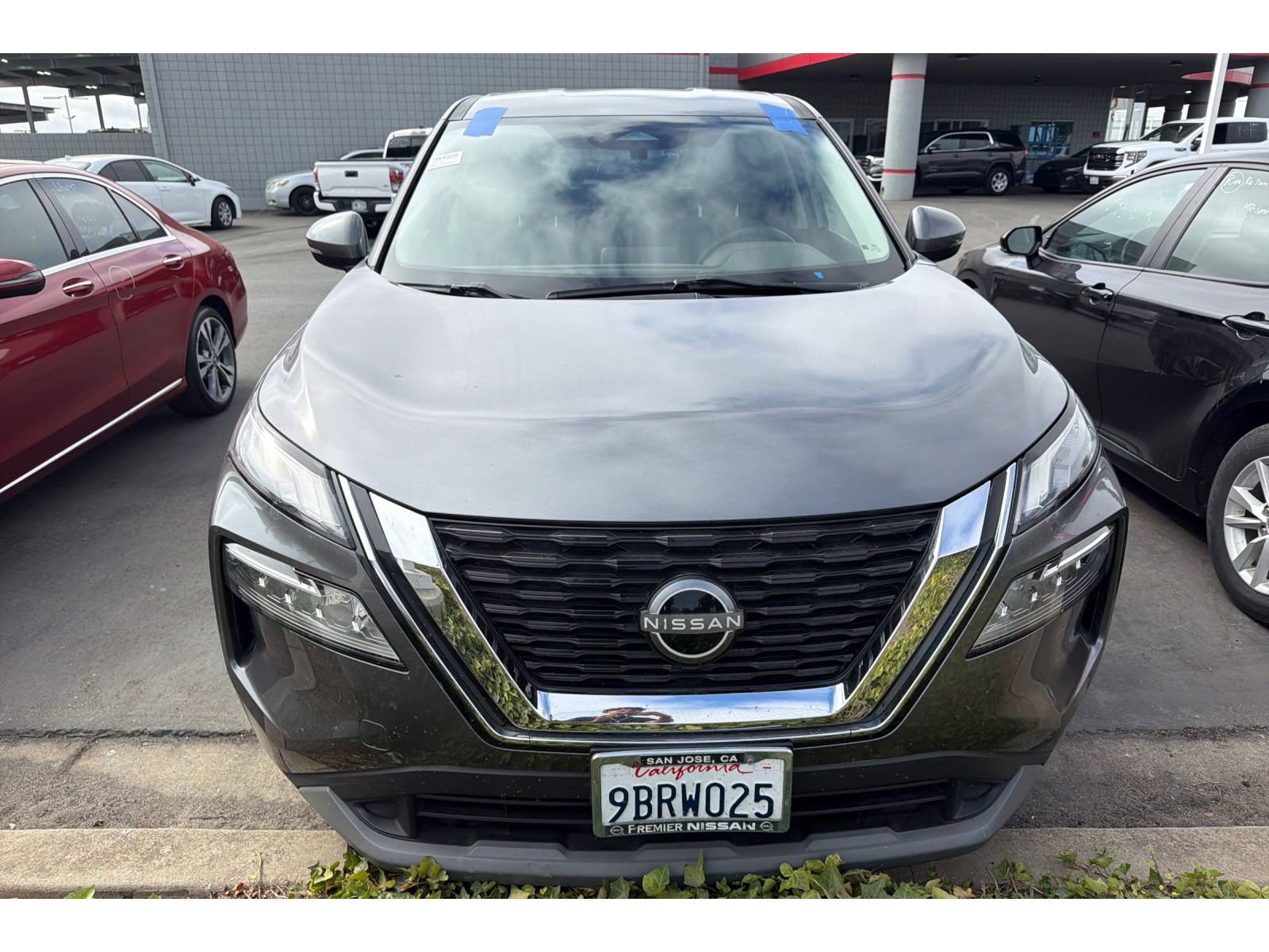Used 2022 Nissan Rogue SV FWD image 3
