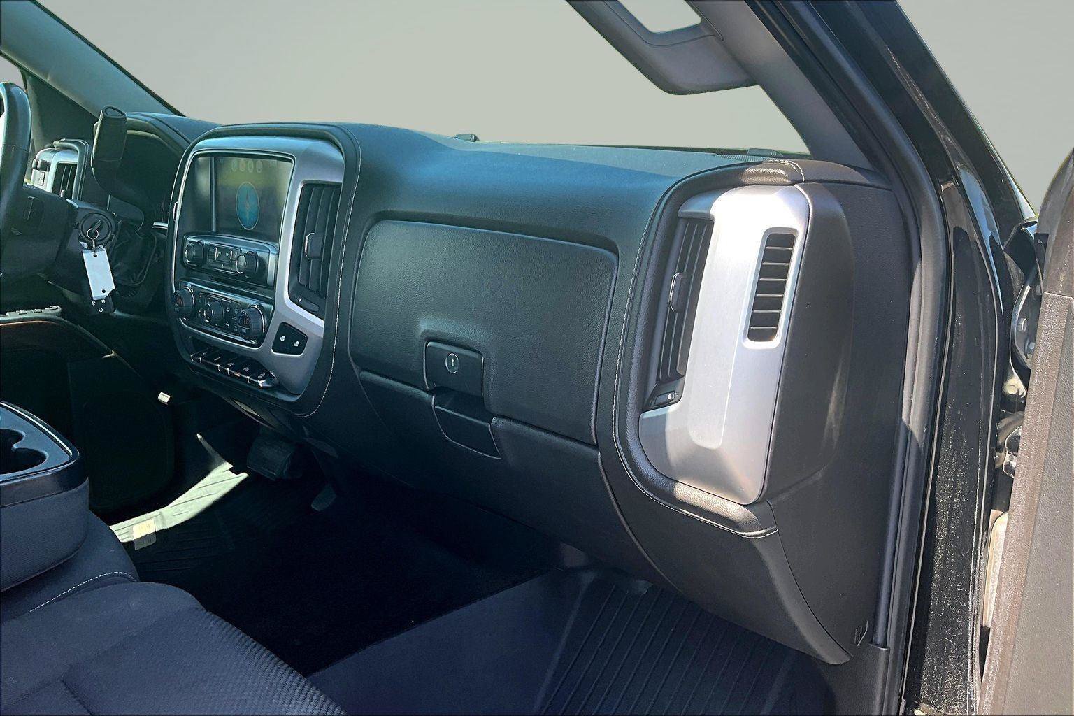 Used 2017 GMC Sierra 1500 SLE w/ SLE Value Package AWD/4WD image 18