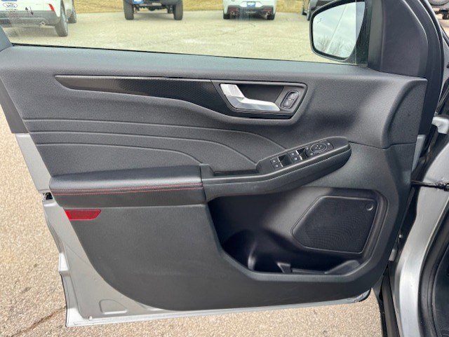 Used 2022 Ford Escape SEL w/ SEL Stealth AWD Package image 11