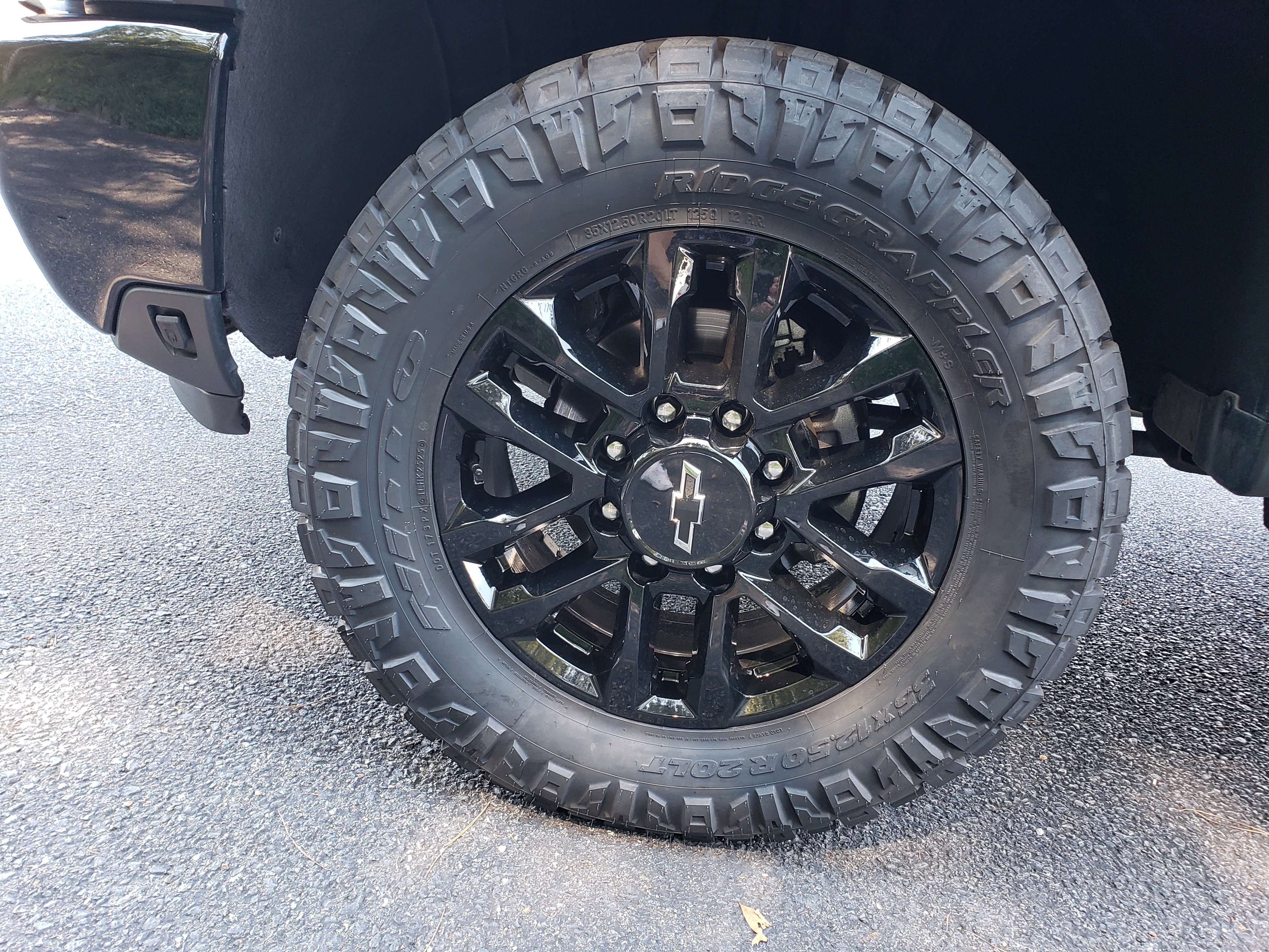 Used 2024 Chevrolet Silverado 2500 ZR2 w/ Technology Package image 12