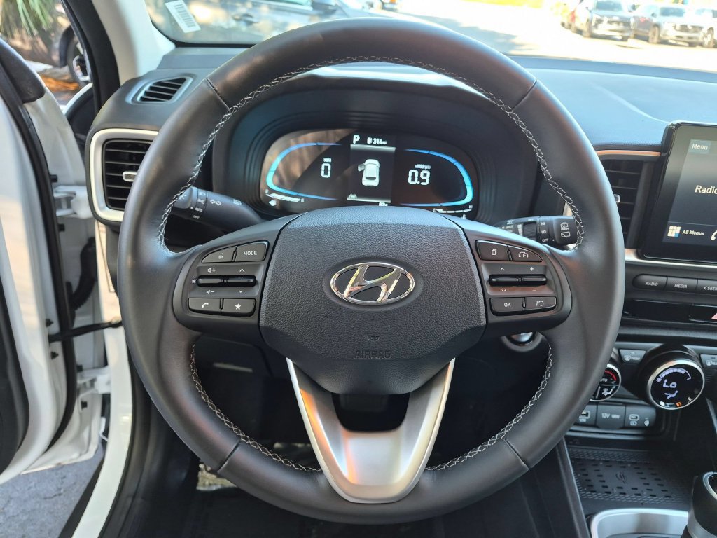 Used 2026 Hyundai Venue SEL FWD image 16