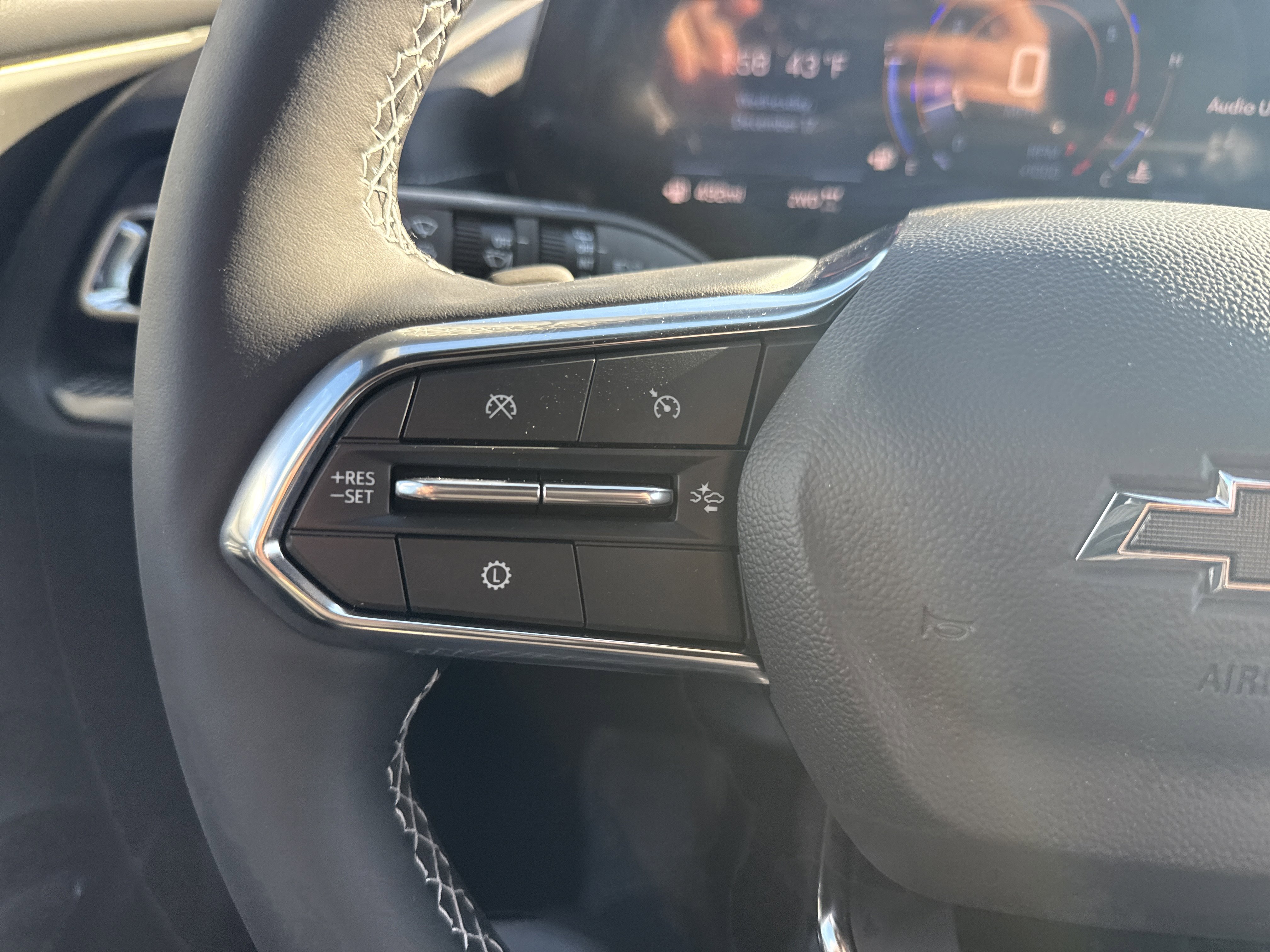 New 2026 Chevrolet Traverse LT w/ Midnight/Sport Edition image 18