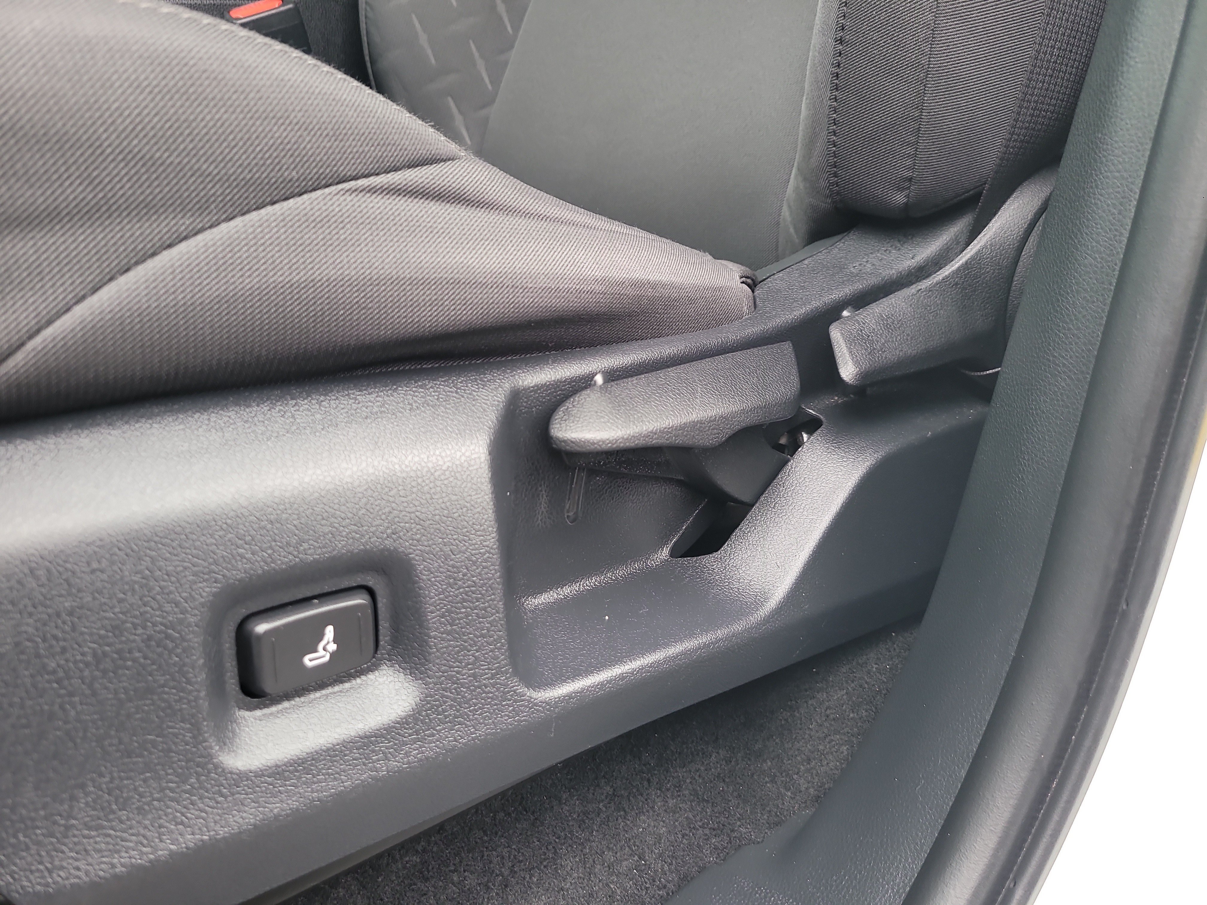 Used 2025 Toyota Tacoma SR5 RWD image 18