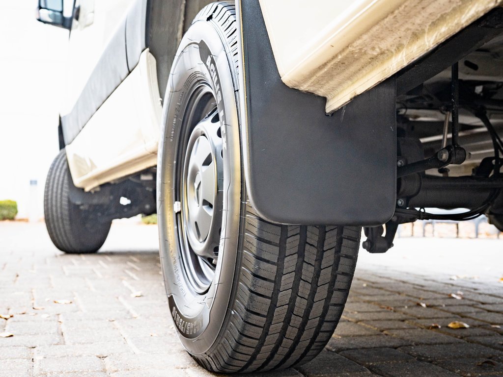 Used 2024 Mercedes-Benz Sprinter 2500 image 43