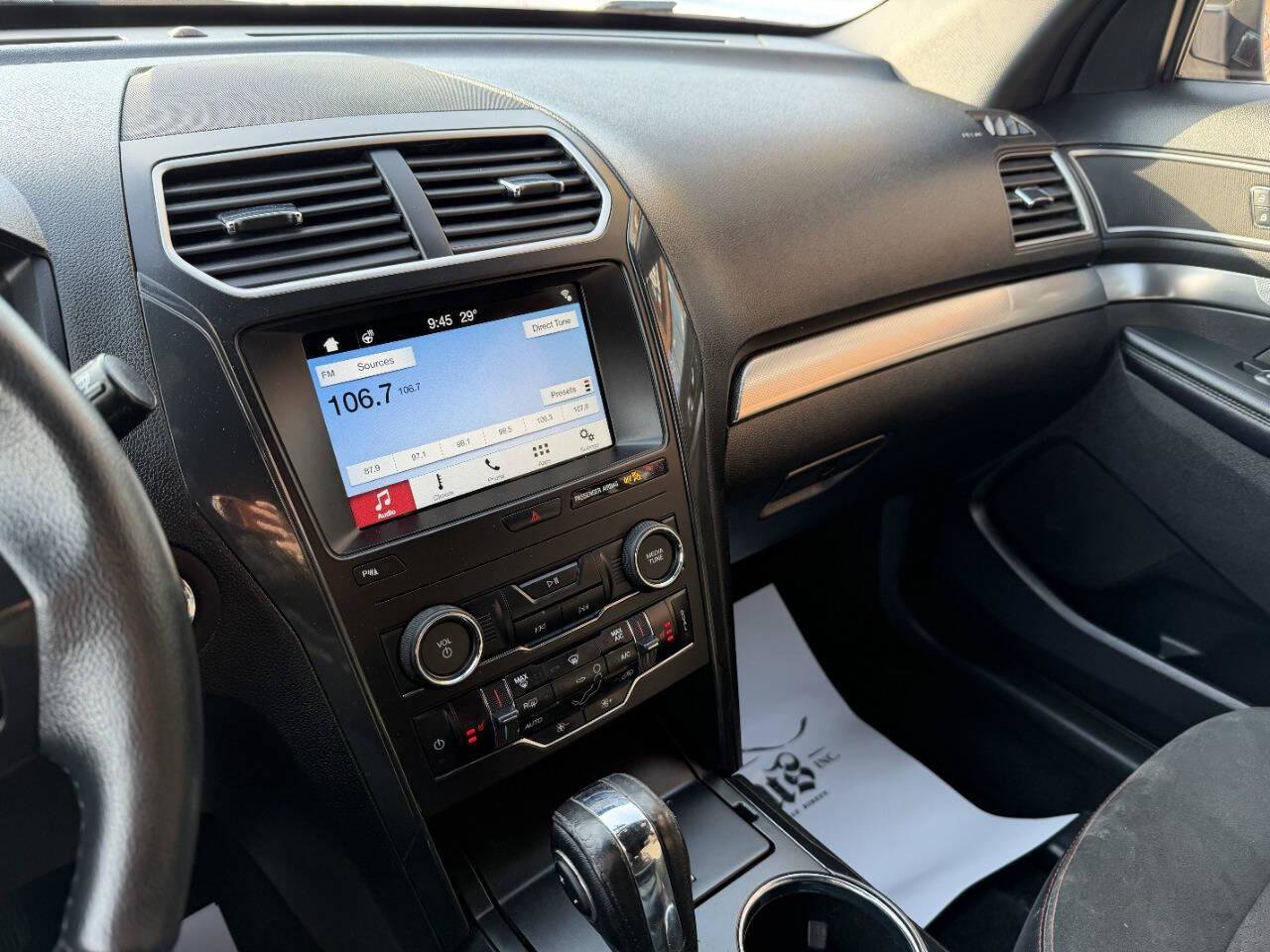 Used 2018 Ford Explorer XLT w/ Equipment Group 202A image 15