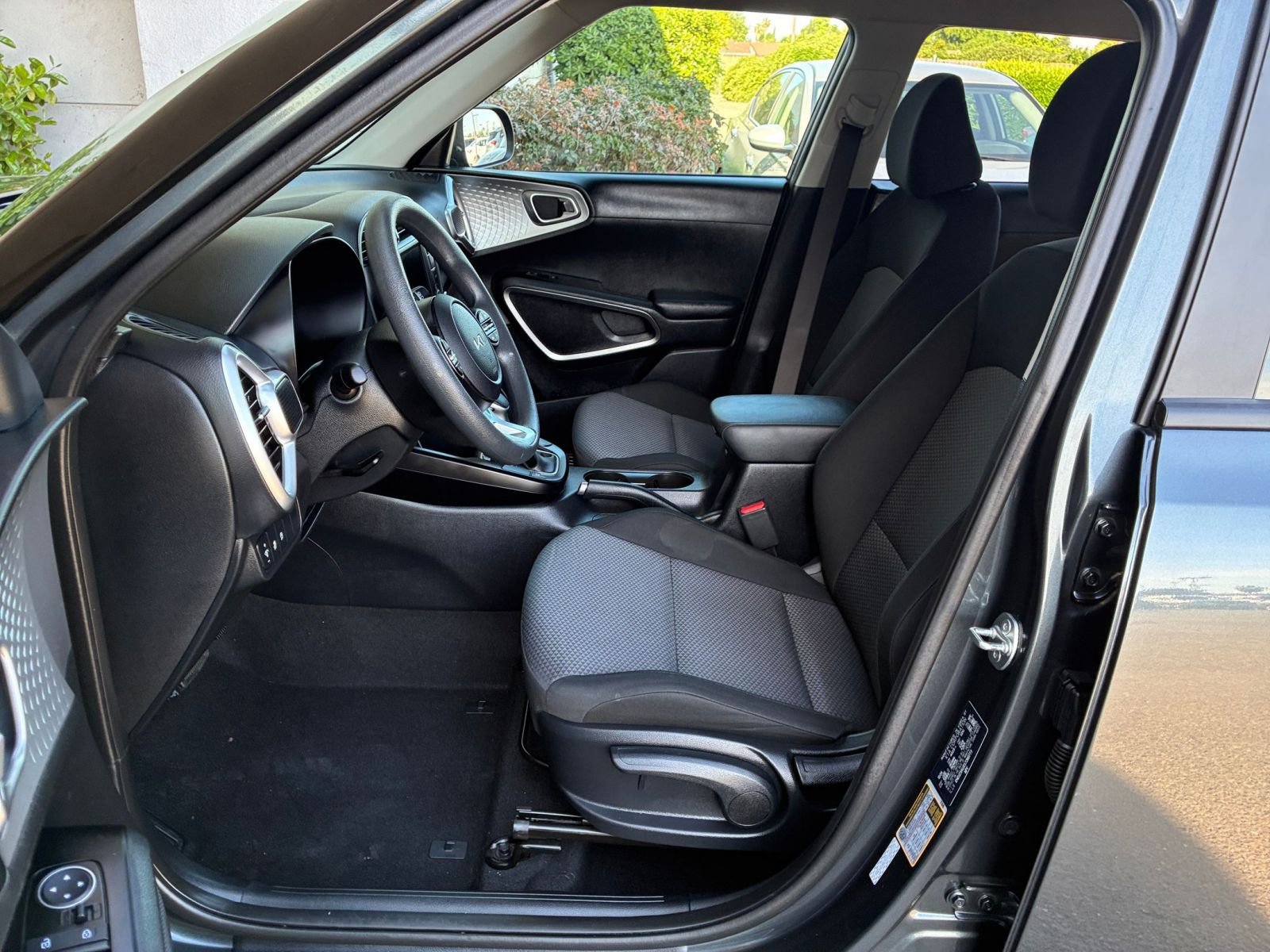 Used 2025 Kia Soul LX w/ LX Technology Package image 27