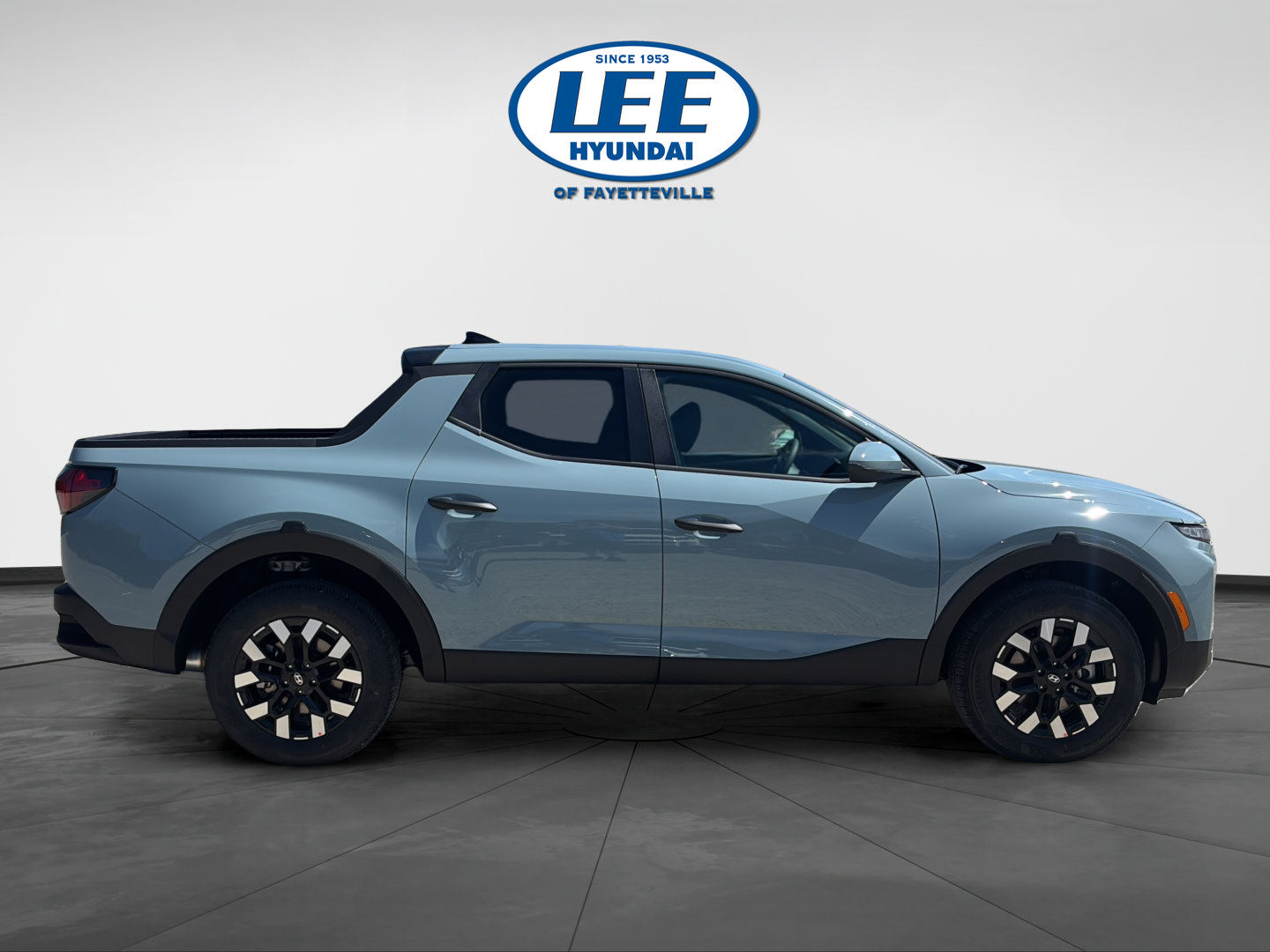 New 2027 Hyundai Santa Cruz SE AWD/4WD image 2