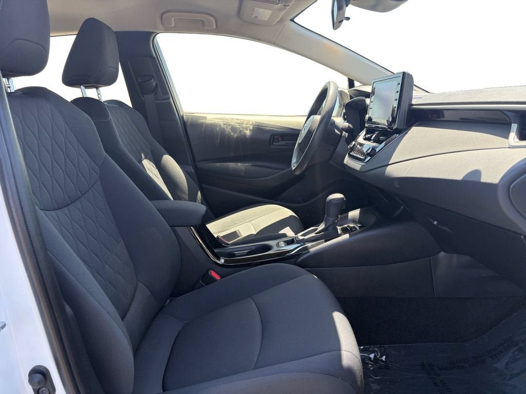 Used 2022 Toyota Corolla LE FWD image 17